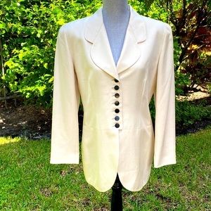 Vintage Christian Dior silk 7 button blazer in cream excellent condition sz 8